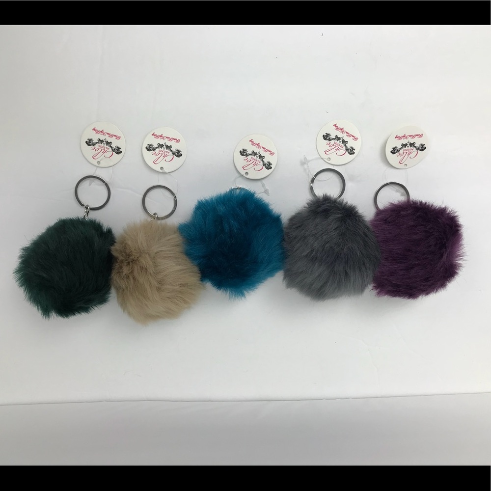 🍒 Lot 5 pompom key chains - Picture 1 of 2